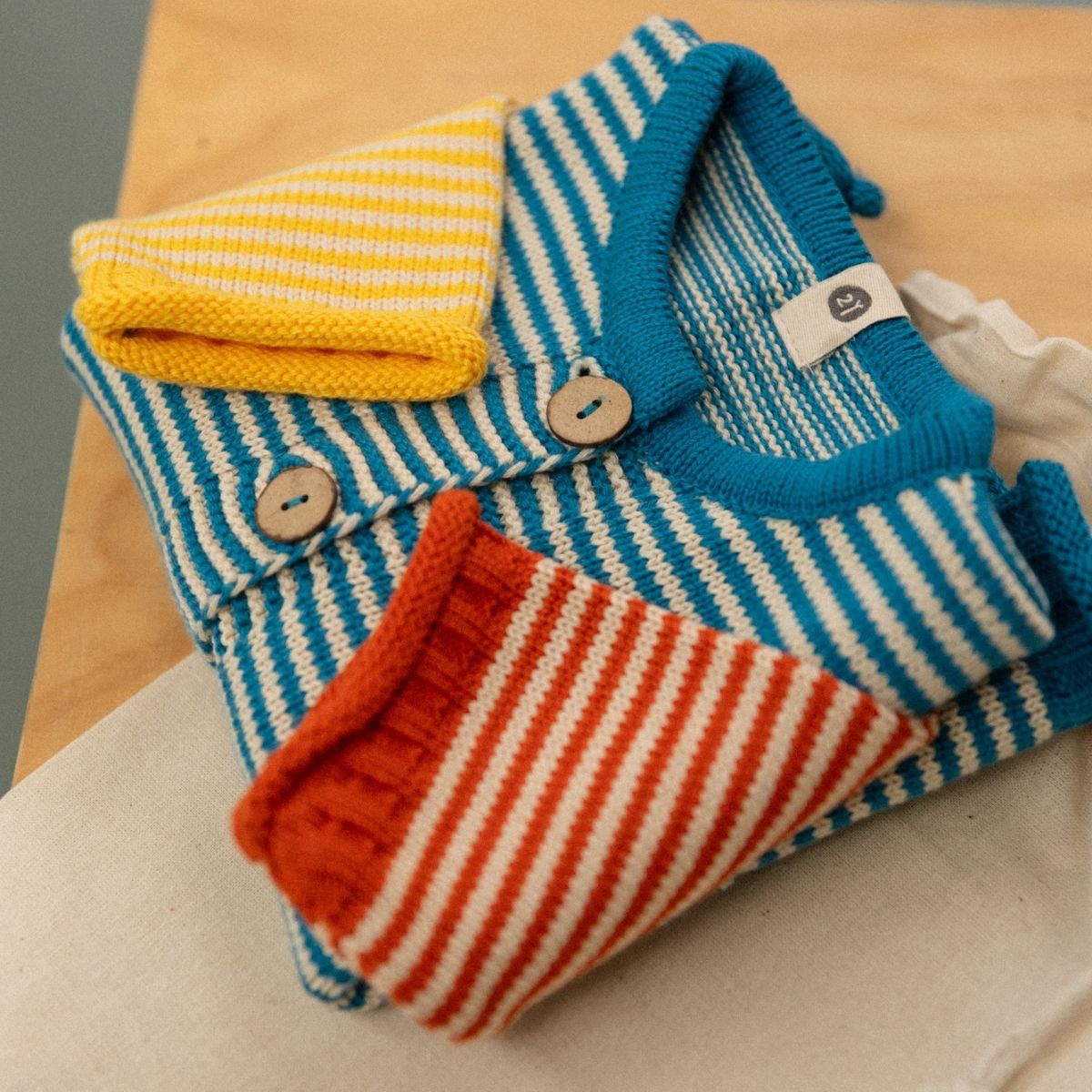 Bayiri 100%有機棉針織上衣/ 外套 - Snail Stripes Cardigan ❘ 現貨尺寸: 2Y~4Y