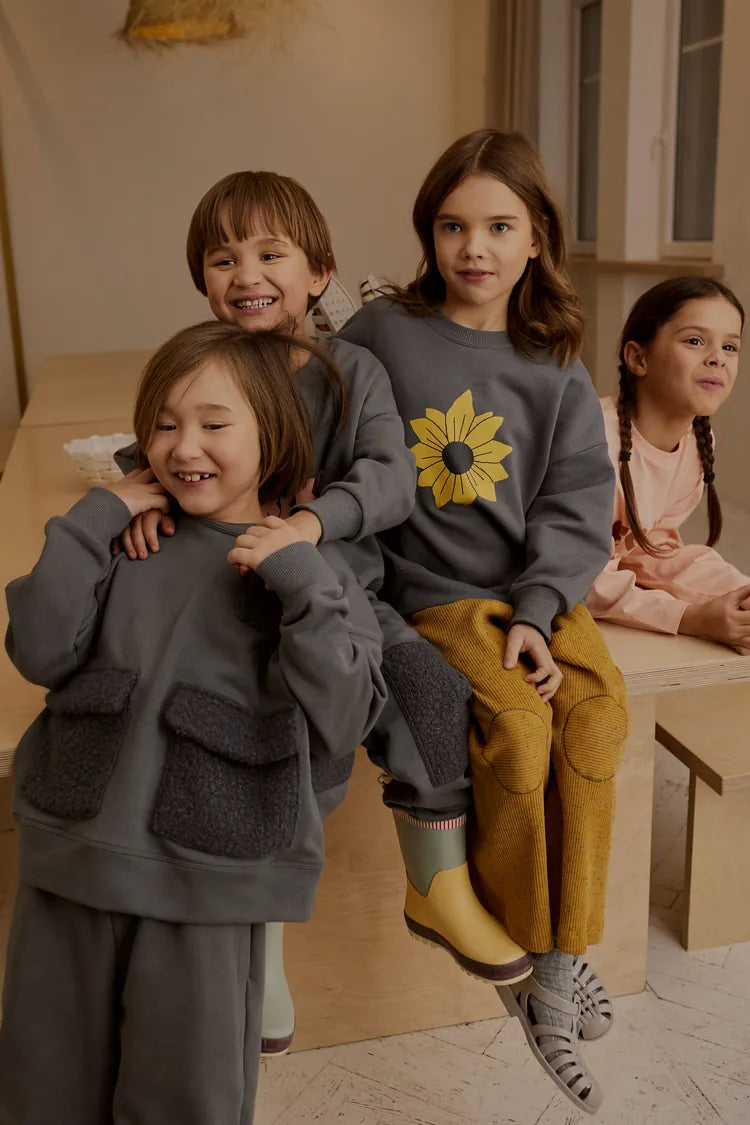 OXOX Club 100% 有機棉厚棉口袋大學T ❘ 現貨尺寸: 3-4Y & 5-6Y (各最後一件)