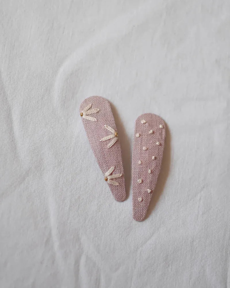 Lanika-atelier 寶寶粉小花+點點手工刺繡髮夾組(最後一件)