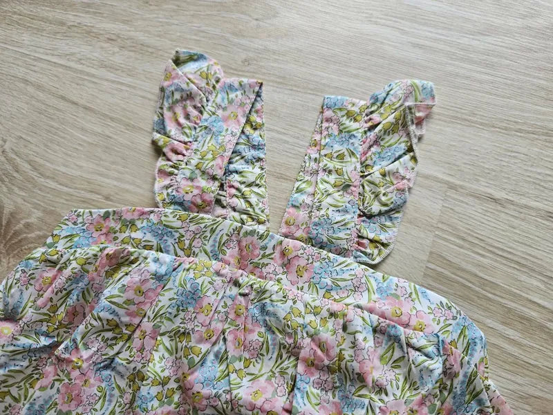 La Petite Collection - 荷葉邊肩帶無袖洋裝 - Liberty 花布 SWIRLING PETALS 4Y (最後一件)