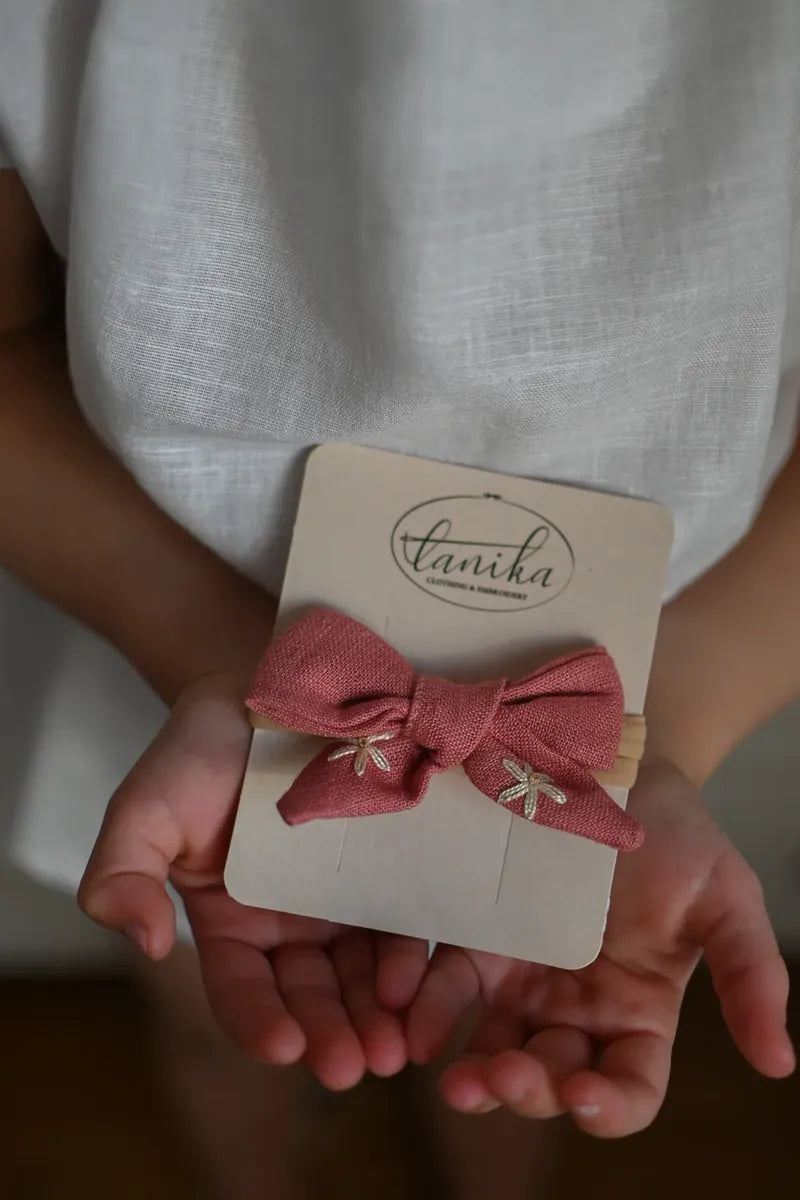 Lanika-atelier 小雛菊手工刺繡蝴蝶結髮帶 - Salmon Blush
