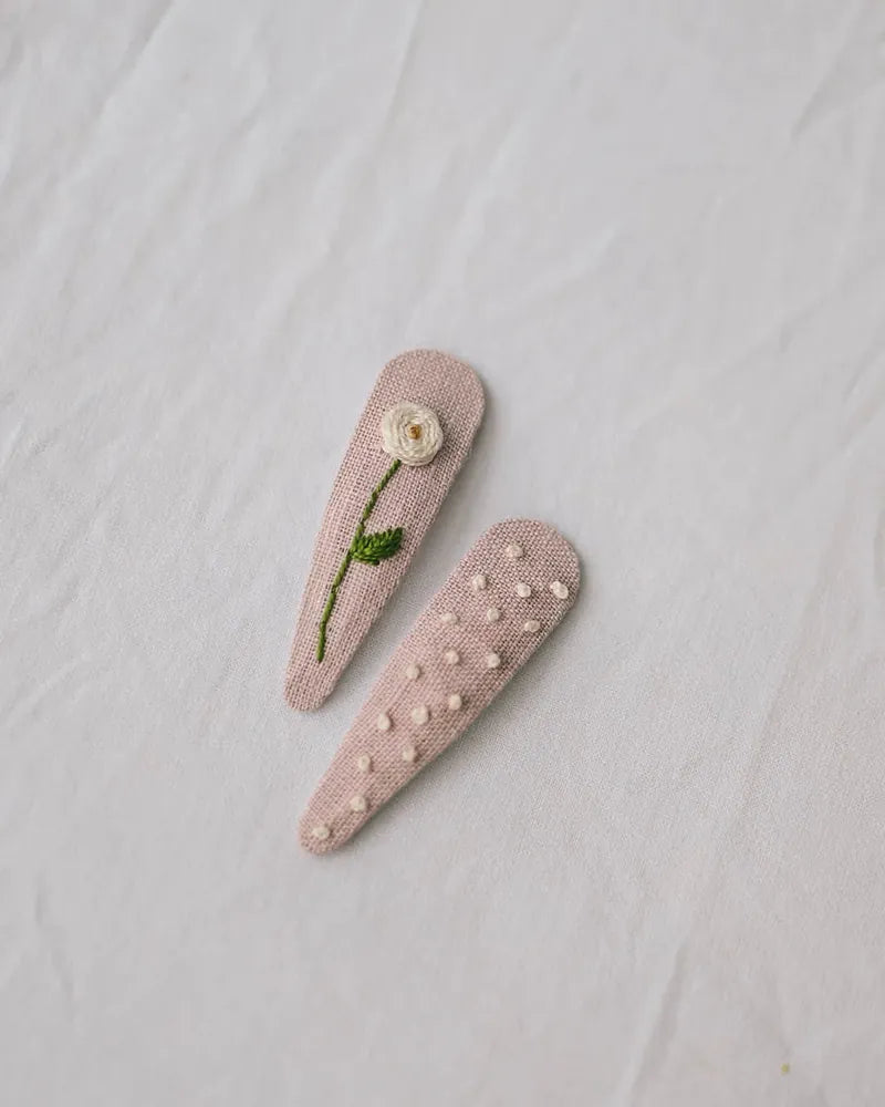 Lanika-atelier 寶寶粉玫瑰+點點手工刺繡髮夾組(最後一件)