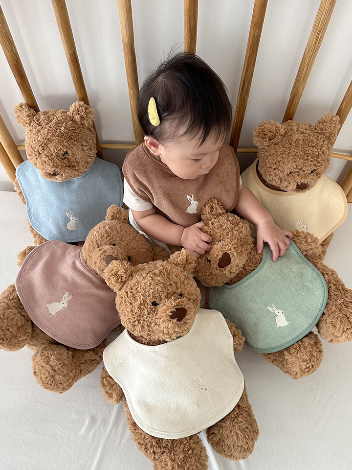 (預購商品) Creme enfant 經典小兔子刺繡有機棉毛巾布圍兜 / 口水巾 共 6 色
