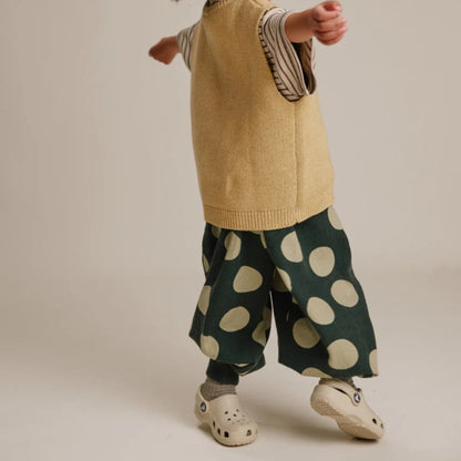 Claude&Co. 100%有機棉 Emerson 綠色點點縮口氣球長褲 - Kale Polka  ❘ 現貨尺寸: 2-3Y & 3-4Y