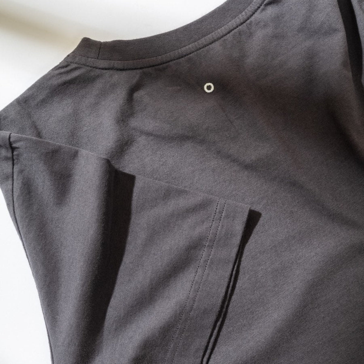 Orbasics 100%有機棉 大人款短袖 T-shirt -Faded Black ❘ 現貨尺寸: S.M.L.XL