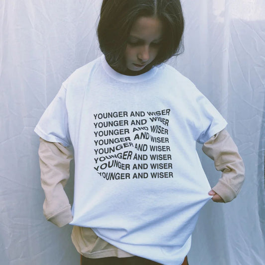 Young Double - 100%純棉Younger and Wiser 中性短袖 T-shirt ❘ 現貨尺寸:3Y~8Y