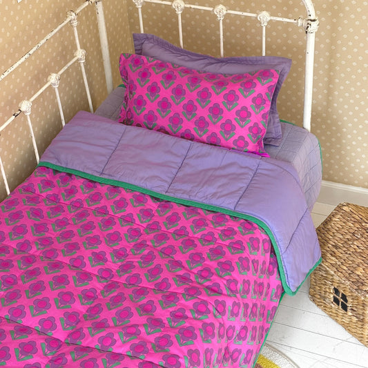 (預購)Tiny Cosmo 棉 × 莫代爾水洗鋪棉被-紫羅蘭花田（兩個尺寸: 兒童被 & 單人被)