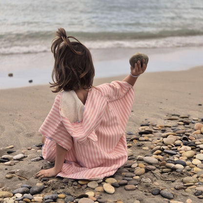 Lilinoa 100% 純棉兒童連帽連身浴袍 - 粉紅條紋  ❘ 現貨尺寸: Size 1 (0-4Y) / Size 2 (4-6Y)