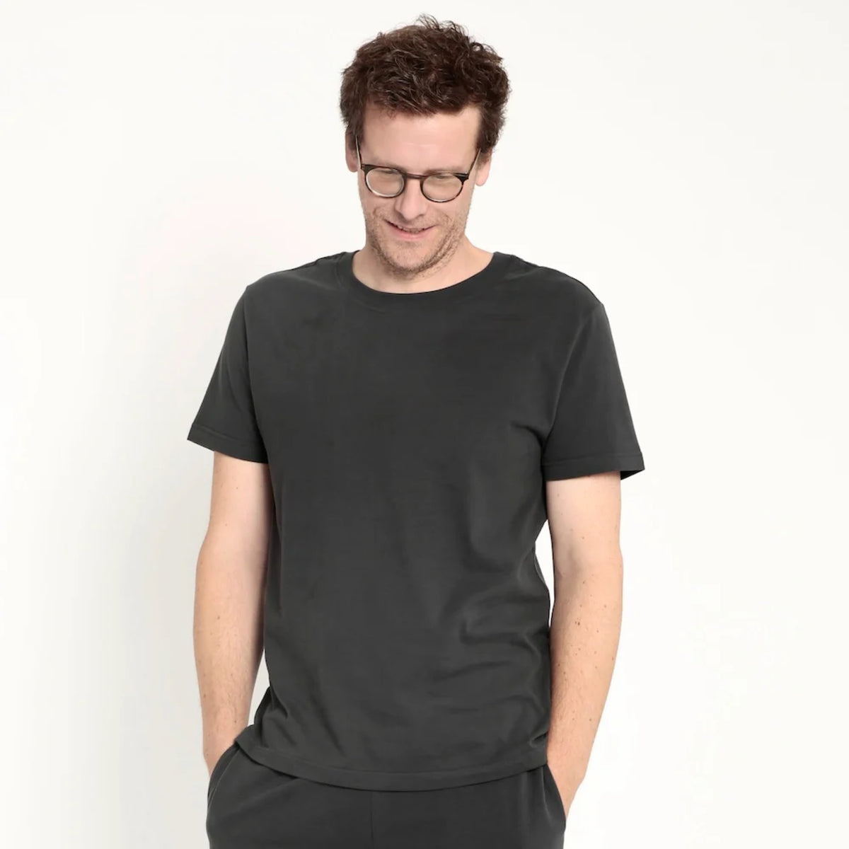 Orbasics 100%有機棉 大人款短袖 T-shirt -Faded Black ❘ 現貨尺寸: S.M.L.XL