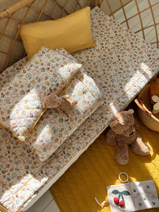 (預購) Creme enfant  100% 莫代爾水洗鋪棉 -日光小雞  (兩個尺寸: 兒童被(J) & 單人被(S) : 四季被&加厚款)