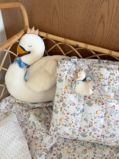 (預購商品) Creme enfant 有機棉天鵝造型刺繡姓名吊飾