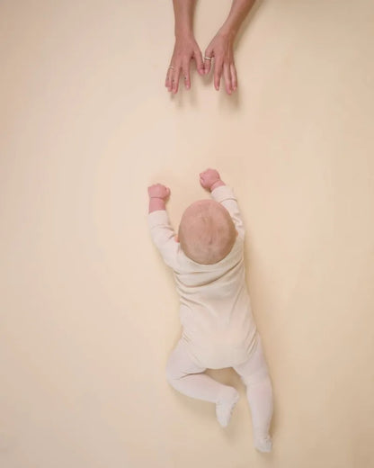 丹麥GoBabyGo 竹纖維爬行褲襪 - Off White ❘ 現貨尺寸:  6-12M & 12-18M