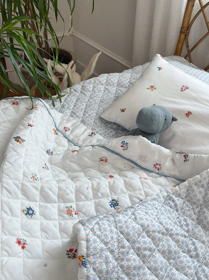 (預購) Creme enfant 莫代爾水洗鋪棉 -  春日花園 (兩個尺寸: 兒童被(J) & 單人被(S))