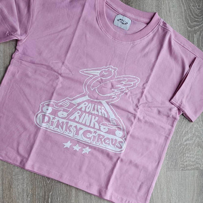 Dinky Circus 天鵝溜冰場寬鬆短袖t-shirt 太妃粉色 ❘ 現貨尺寸: 2Y~9Y