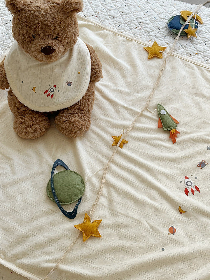 (預購商品) Creme enfant 棉 x 莫代爾圍兜＋萬用毯禮盒組- Simon宇宙火箭