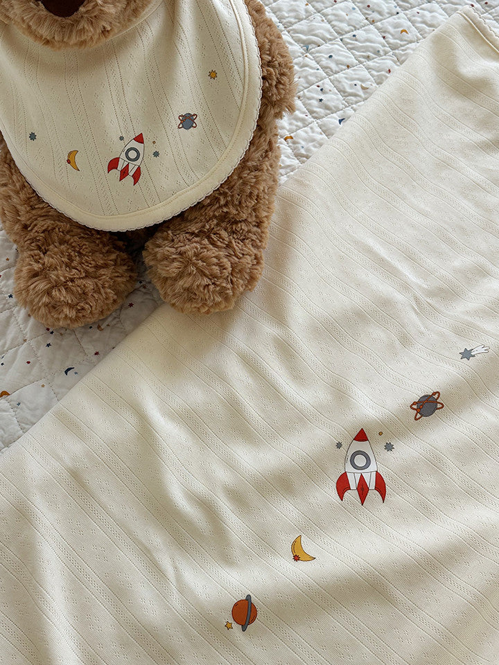 (預購商品) Creme enfant 棉 x 莫代爾圍兜＋萬用毯禮盒組- Simon宇宙火箭