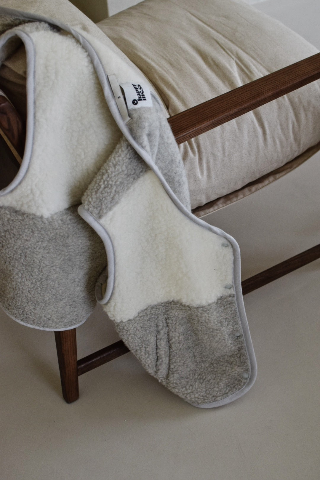 Happymess 100%美麗諾羊毛背心外套 - Kids in cream & grey ❘ 現貨尺寸:  1-2Y &  11-12Y