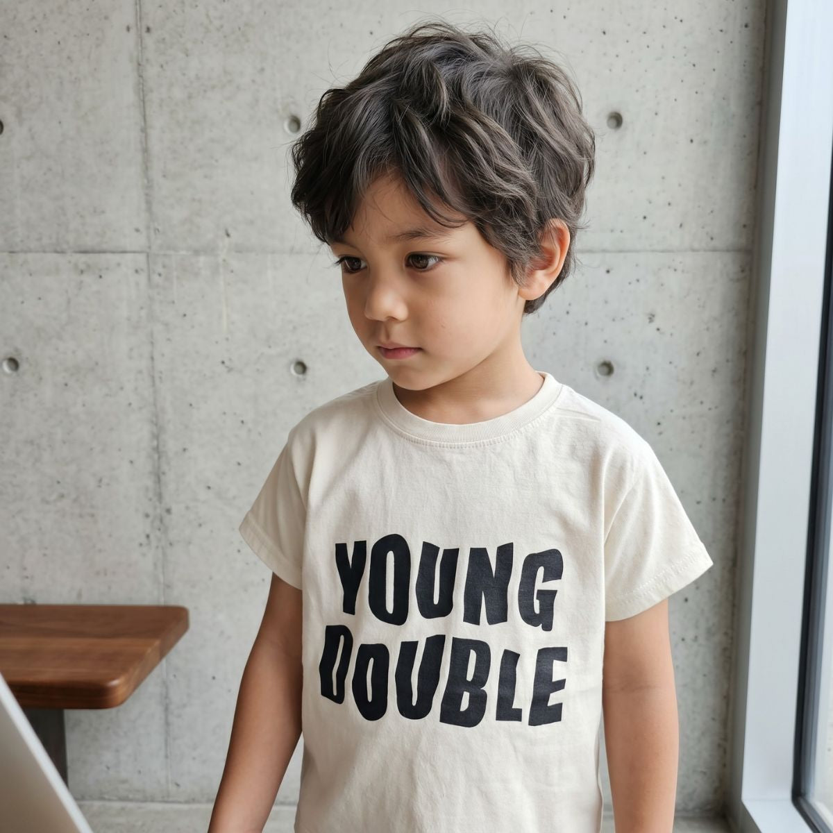Young Double - 100%純棉 Young Double 中性短袖米白 T-shirt ❘ 現貨尺寸:3Y~11Y