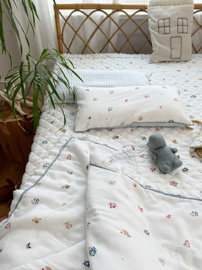 (預購) Creme enfant 莫代爾水洗鋪棉 -  春日花園 (兩個尺寸: 兒童被(J) & 單人被(S))